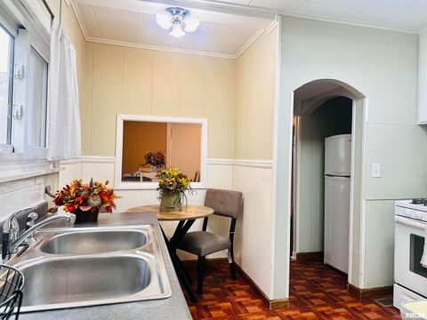 Tiny photo for 2704 E HIGH Street, Davenport, IA 52803 (MLS # QC4268373)