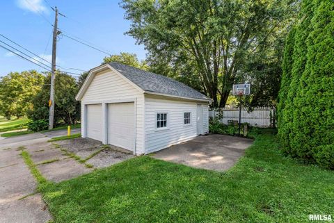 Tiny photo for 2704 E HIGH Street, Davenport, IA 52803 (MLS # QC4268373)