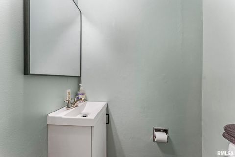 Tiny photo for 2704 E HIGH Street, Davenport, IA 52803 (MLS # QC4268373)