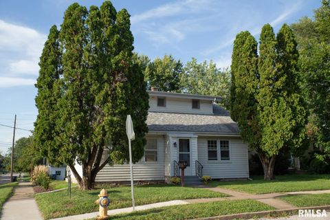 Tiny photo for 2704 E HIGH Street, Davenport, IA 52803 (MLS # QC4268373)
