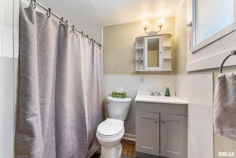 Tiny photo for 2704 E HIGH Street, Davenport, IA 52803 (MLS # QC4268373)