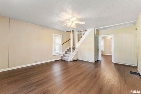 Tiny photo for 2704 E HIGH Street, Davenport, IA 52803 (MLS # QC4268373)