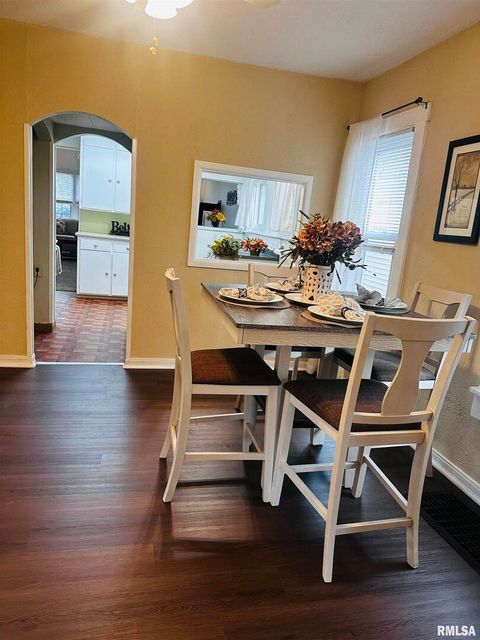 Tiny photo for 2704 E HIGH Street, Davenport, IA 52803 (MLS # QC4268373)