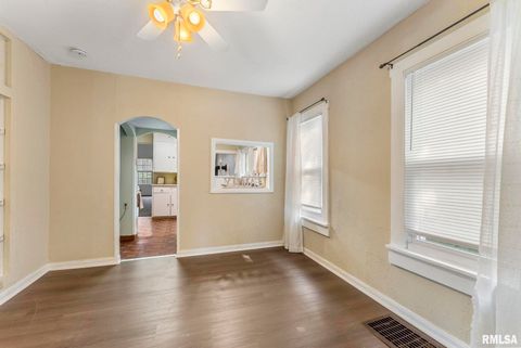 Tiny photo for 2704 E HIGH Street, Davenport, IA 52803 (MLS # QC4268373)