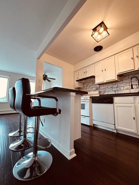 Tiny photo for 1227 S Harlem Avenue #310, Berwyn, IL 60402 (MLS # 12700135)