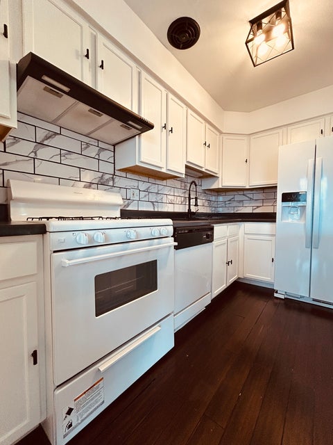 Tiny photo for 1227 S Harlem Avenue #310, Berwyn, IL 60402 (MLS # 12700135)