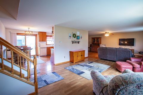 Tiny photo for 1500 Bates Lane, Schaumburg, IL 60193 (MLS # 12615099)