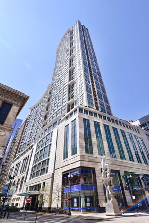 130 N Garland Court 4-67 Chicago IL 60602