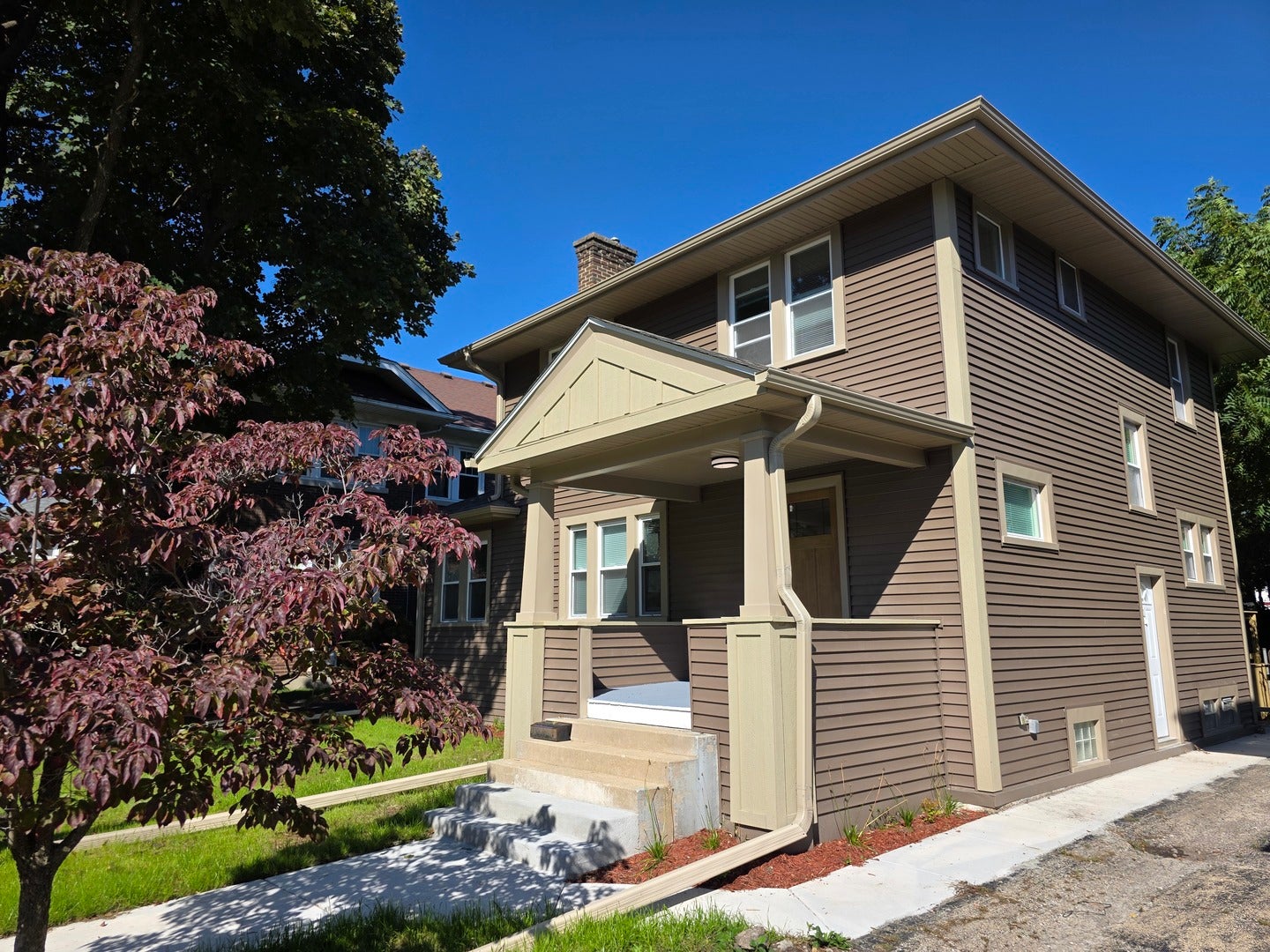 418 Hull Court