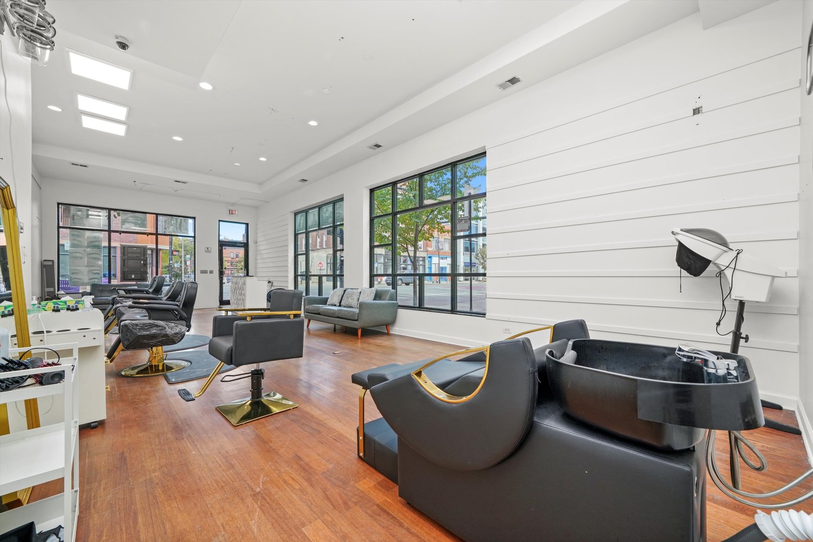 1901 W Chicago Avenue 1