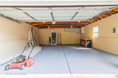 Tiny photo for 915 E Chicago Avenue, Naperville, IL 60540 (MLS # 12380368)