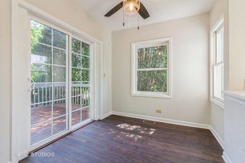 Tiny photo for 915 E Chicago Avenue, Naperville, IL 60540 (MLS # 12380368)