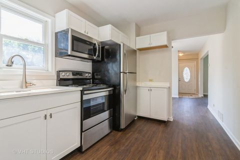 Tiny photo for 915 E Chicago Avenue, Naperville, IL 60540 (MLS # 12380368)