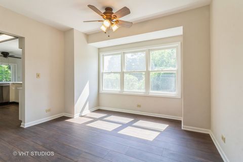 Tiny photo for 915 E Chicago Avenue, Naperville, IL 60540 (MLS # 12380368)