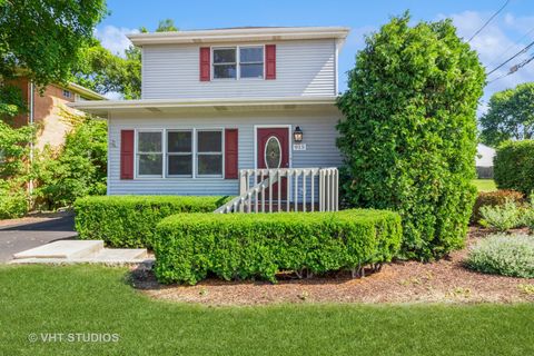 Photo of 915 E Chicago Avenue, Naperville, IL 60540 (MLS # 12380368)