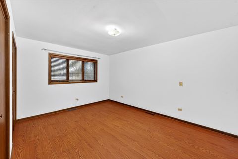 Tiny photo for 938 Duvall Drive, Woodstock, IL 60098 (MLS # 12578322)