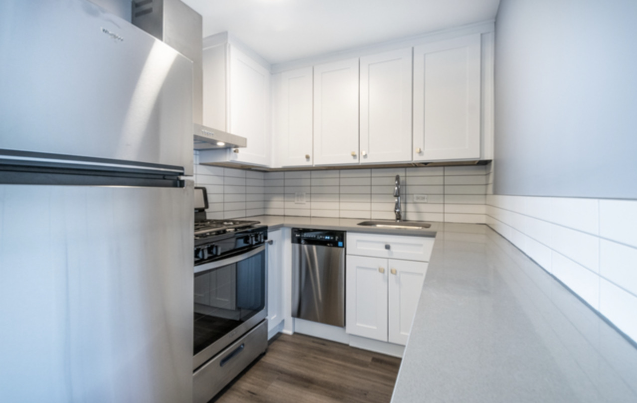 941 N NORTHWEST Highway 3C