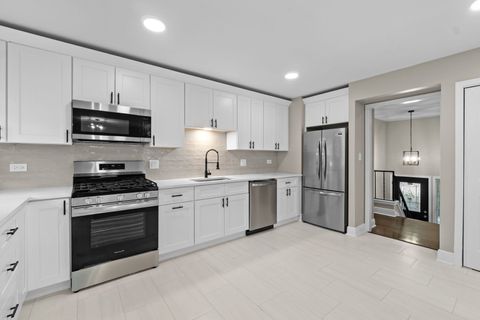 Tiny photo for 1180 Cobble Hill Court, Hoffman Estates, IL 60169 (MLS # 12496490)