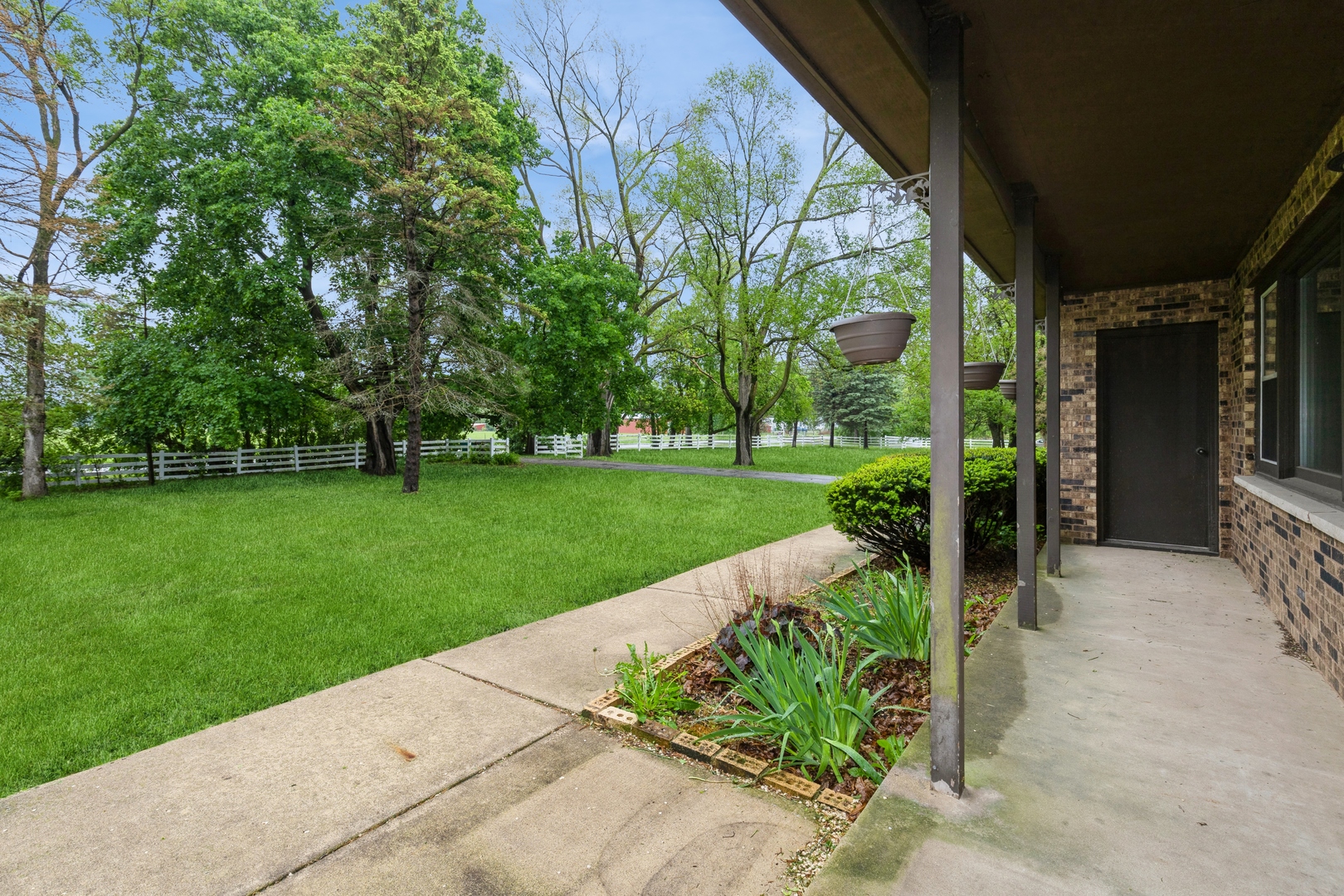 15909 W South Street Road
