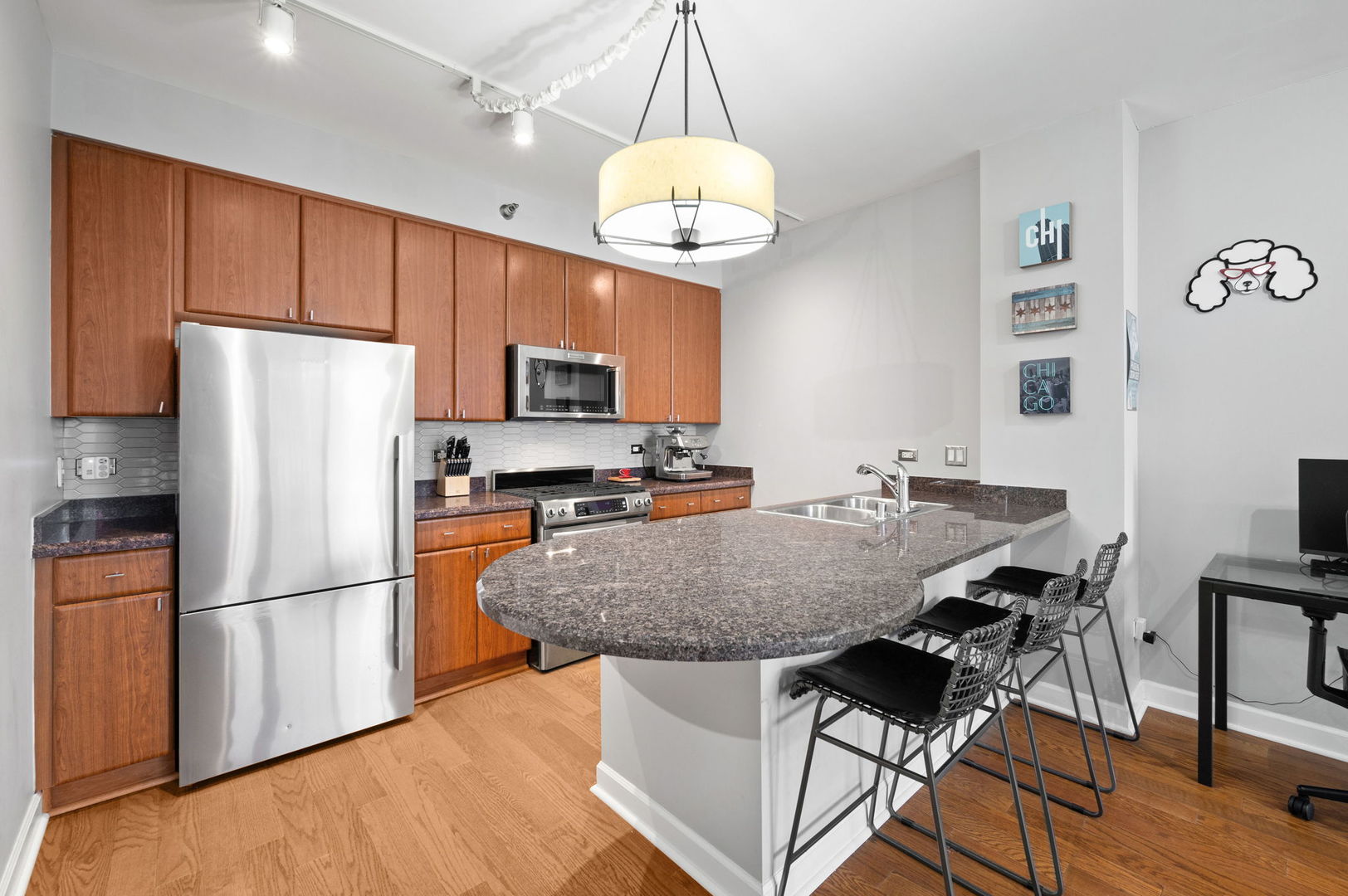 330 N Jefferson Street 1807