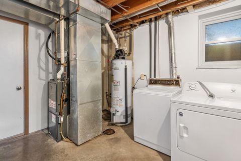 Tiny photo for 3305 Covington Drive, Davenport, IA 52806 (MLS # 12578635)