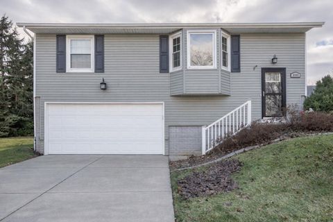 Photo of 3305 Covington Drive, Davenport, IA 52806 (MLS # 12578635)