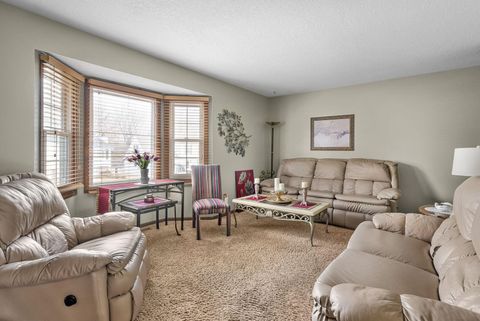 Tiny photo for 3305 Covington Drive, Davenport, IA 52806 (MLS # 12578635)
