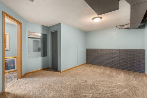 Tiny photo for 3305 Covington Drive, Davenport, IA 52806 (MLS # 12578635)