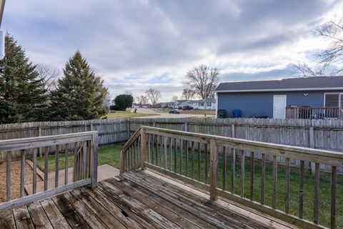 Tiny photo for 3305 Covington Drive, Davenport, IA 52806 (MLS # 12578635)