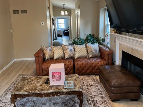 Tiny photo for 393 BENTLEY Place, Buffalo Grove, IL 60089 (MLS # 12492985)