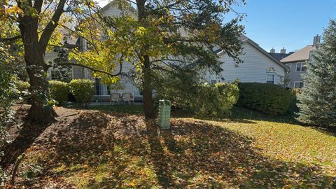 Tiny photo for 393 BENTLEY Place, Buffalo Grove, IL 60089 (MLS # 12492985)