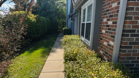 Tiny photo for 393 BENTLEY Place, Buffalo Grove, IL 60089 (MLS # 12492985)