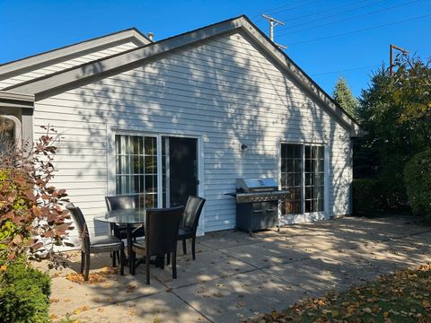 Tiny photo for 393 BENTLEY Place, Buffalo Grove, IL 60089 (MLS # 12492985)