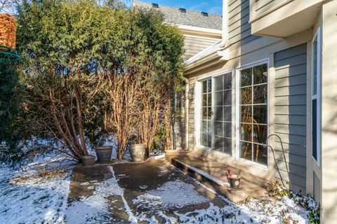 Tiny photo for 22 Ashford Court, Lincolnshire, IL 60069 (MLS # 12551041)