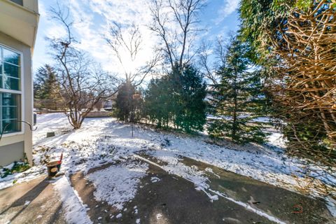 Tiny photo for 22 Ashford Court, Lincolnshire, IL 60069 (MLS # 12551041)