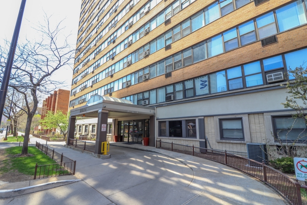 6030 N Sheridan Road 2108