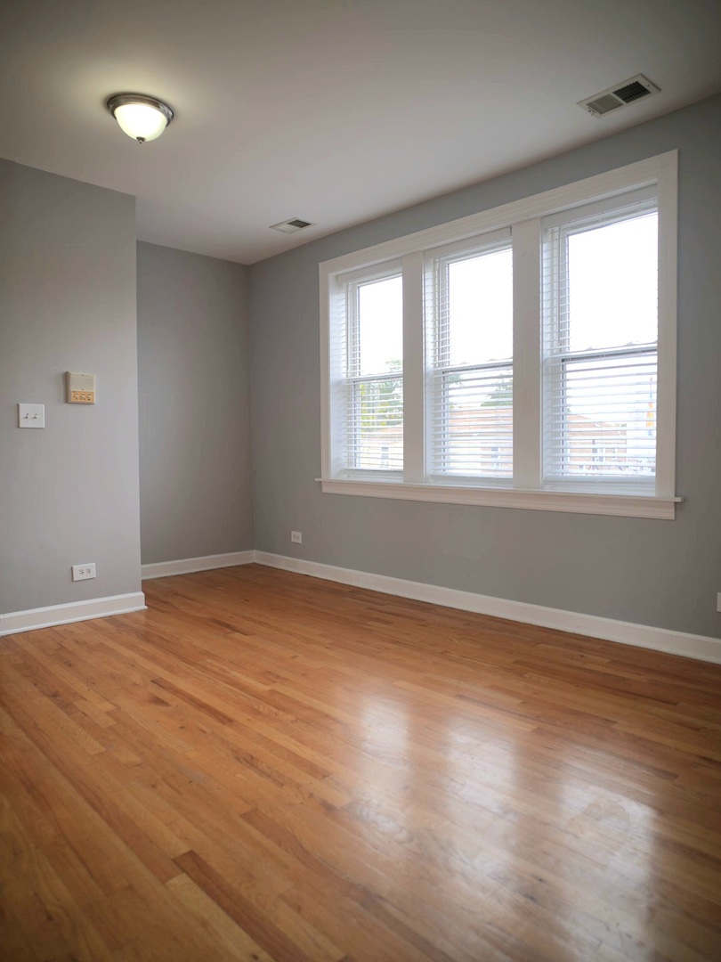 3045 N Laramie Avenue 2