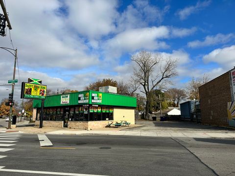 5725 N Northwest Highway Chicago IL 60630