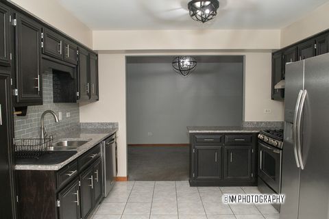 Tiny photo for 6430 PINE CONE Drive #4, Tinley Park, IL 60477 (MLS # 12550109)