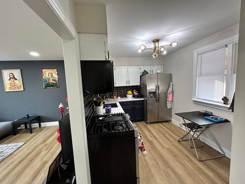 Tiny photo for 430 Oak Street, Des Plaines, IL 60016 (MLS # 12611277)