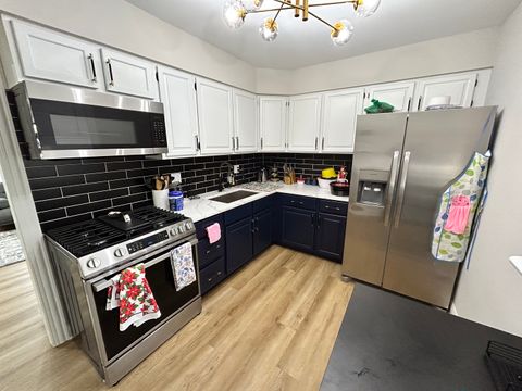 Tiny photo for 430 Oak Street, Des Plaines, IL 60016 (MLS # 12611277)