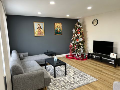 Tiny photo for 430 Oak Street, Des Plaines, IL 60016 (MLS # 12611277)