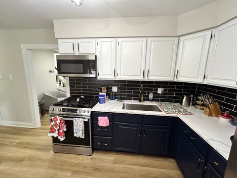 Tiny photo for 430 Oak Street, Des Plaines, IL 60016 (MLS # 12611277)