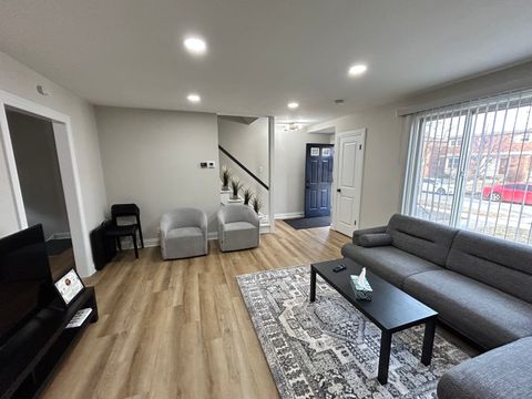 Tiny photo for 430 Oak Street, Des Plaines, IL 60016 (MLS # 12611277)