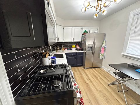 Tiny photo for 430 Oak Street, Des Plaines, IL 60016 (MLS # 12611277)