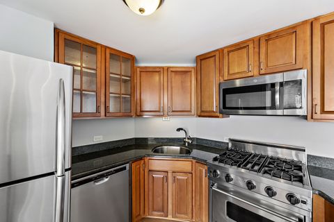 Tiny photo for 3200 N Lake Shore Drive #1010, Chicago, IL 60657 (MLS # 12587558)