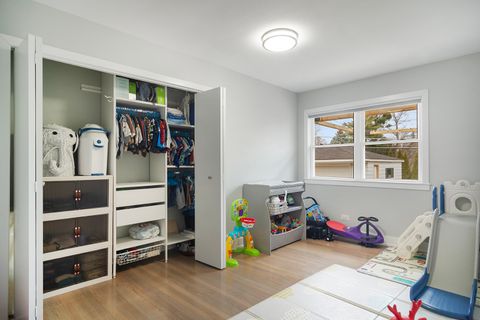 Tiny photo for 702 W Lonnquist Boulevard, Mount Prospect, IL 60056 (MLS # 12594493)