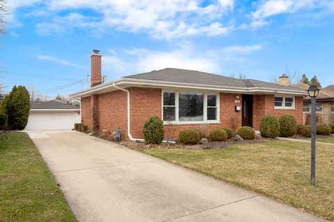 Tiny photo for 702 W Lonnquist Boulevard, Mount Prospect, IL 60056 (MLS # 12594493)