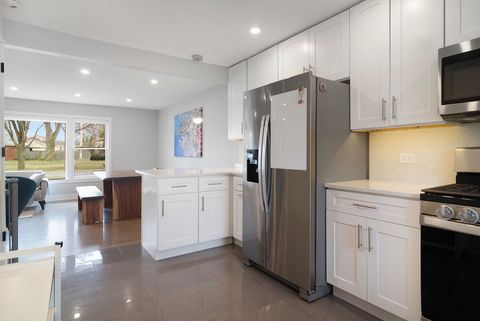 Tiny photo for 702 W Lonnquist Boulevard, Mount Prospect, IL 60056 (MLS # 12594493)