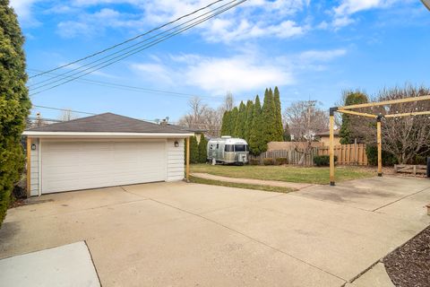 Tiny photo for 702 W Lonnquist Boulevard, Mount Prospect, IL 60056 (MLS # 12594493)